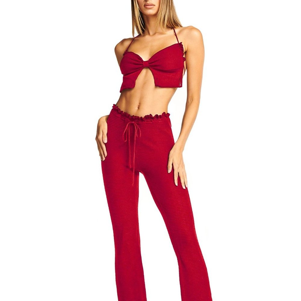 I AM GIA SAVANNAH CROP AND PANT IN RED